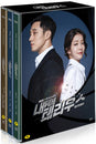 Limited edition Blu-ray Director's Cut of the popular K-drama Love in the Moonlight featuring exclusive pre-order package content. A must-have for fans of the romantic historical drama, this Blu-ray set includes high-quality visuals and special features.